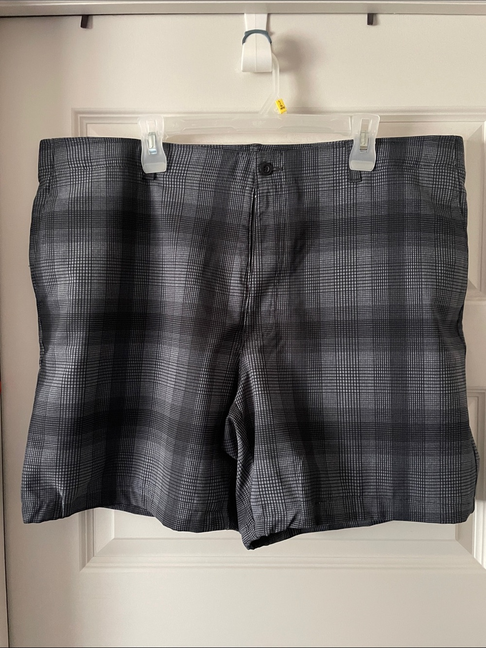 Hogan Men's Gray & Black Plaid Flat-Front Shorts